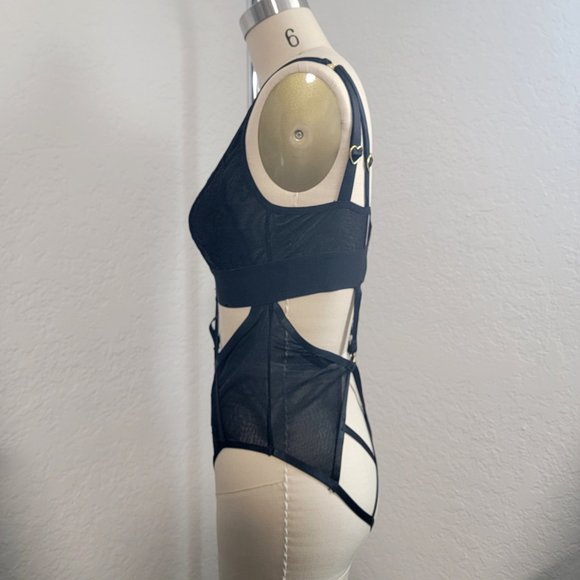 TUTTI ROUGETTE Lace Strappy Cutout Bodysuit - Picture 3 of 9